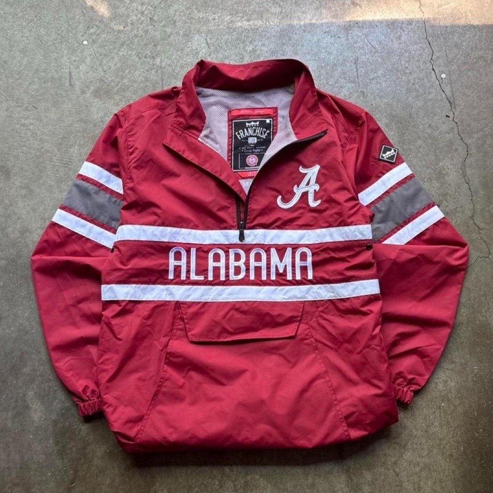Alabama Crimson Tide red windbreaker jacket  Size men's small